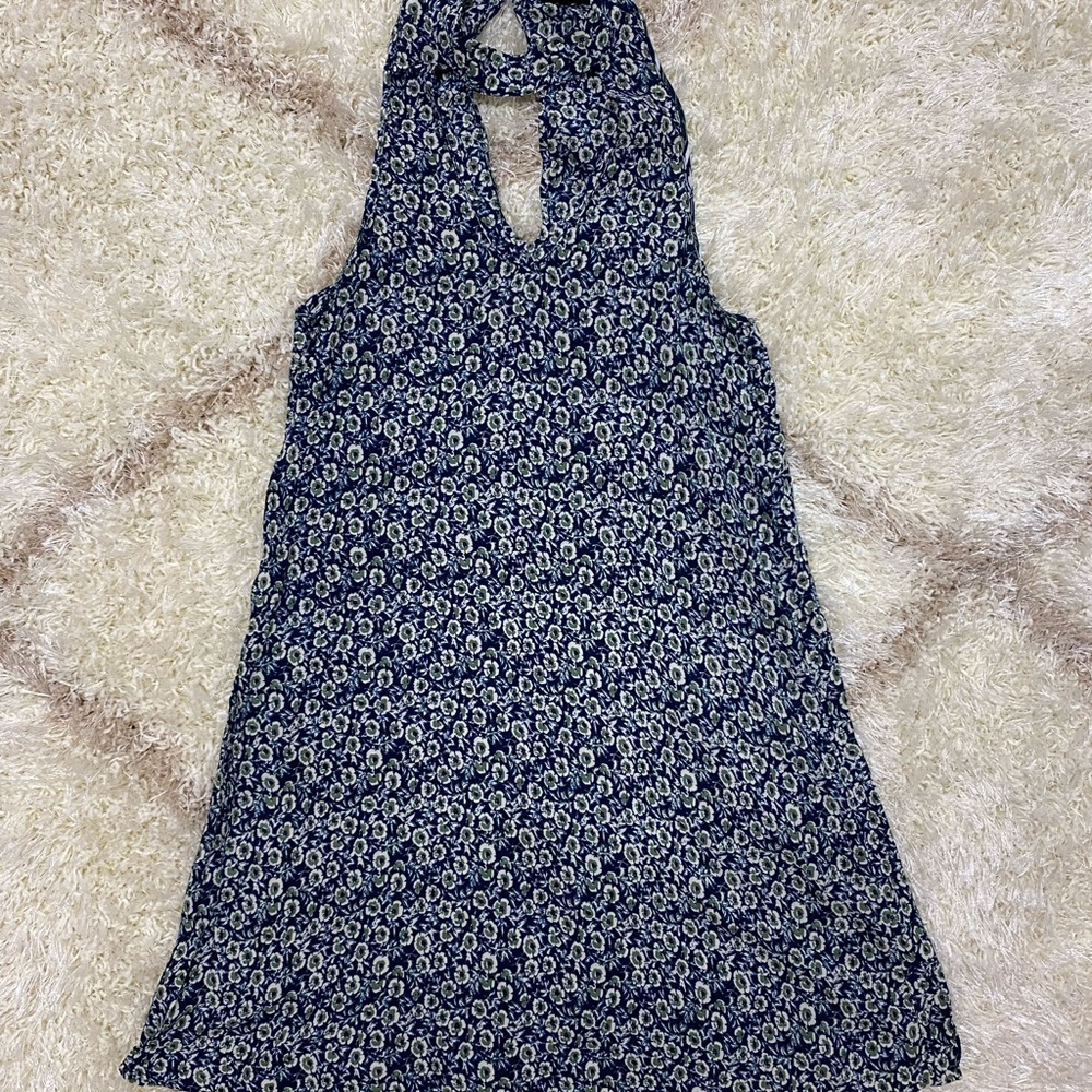 cutout neckline - sun dress